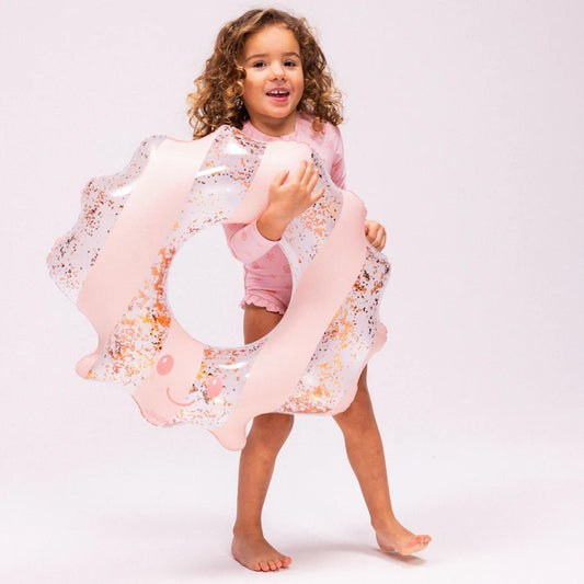 Roze Swim Essentials Sally Shell zwemband Ø 65 cm met gouden glitters en schelpontwerp